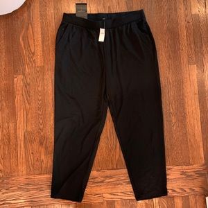 NWT Banana Republic Factory Mid-Rise Knit Slouchy Tapered Pant in Black